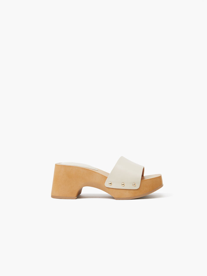 Tamanco com tachas - Cru