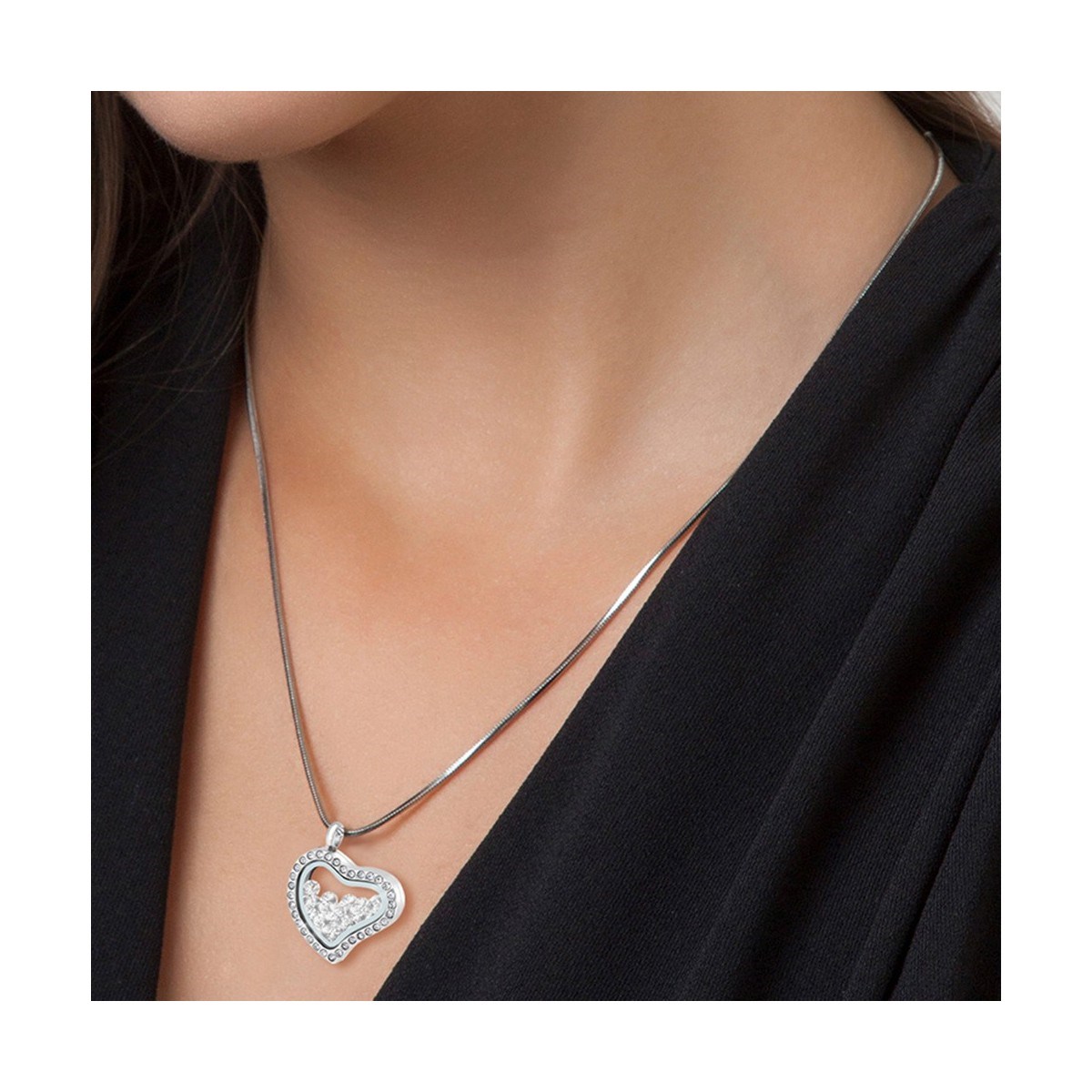 Collier coeur orné de Cristaux scintillants