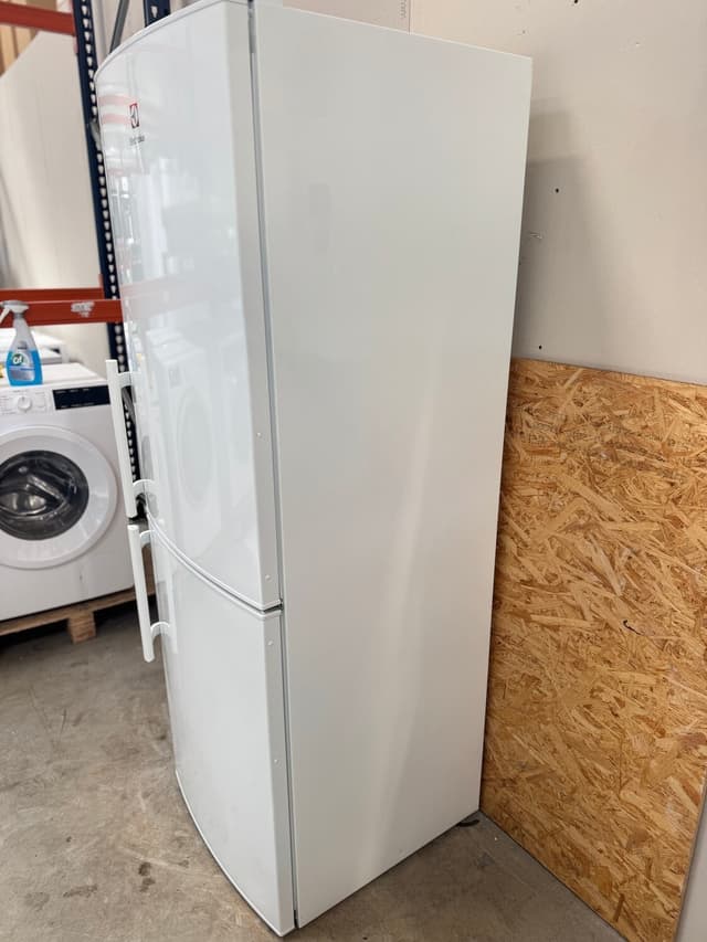 Electrolux køle/fryseskab LNT3LE31W1