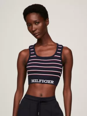 Top esportivo justo ao corpo