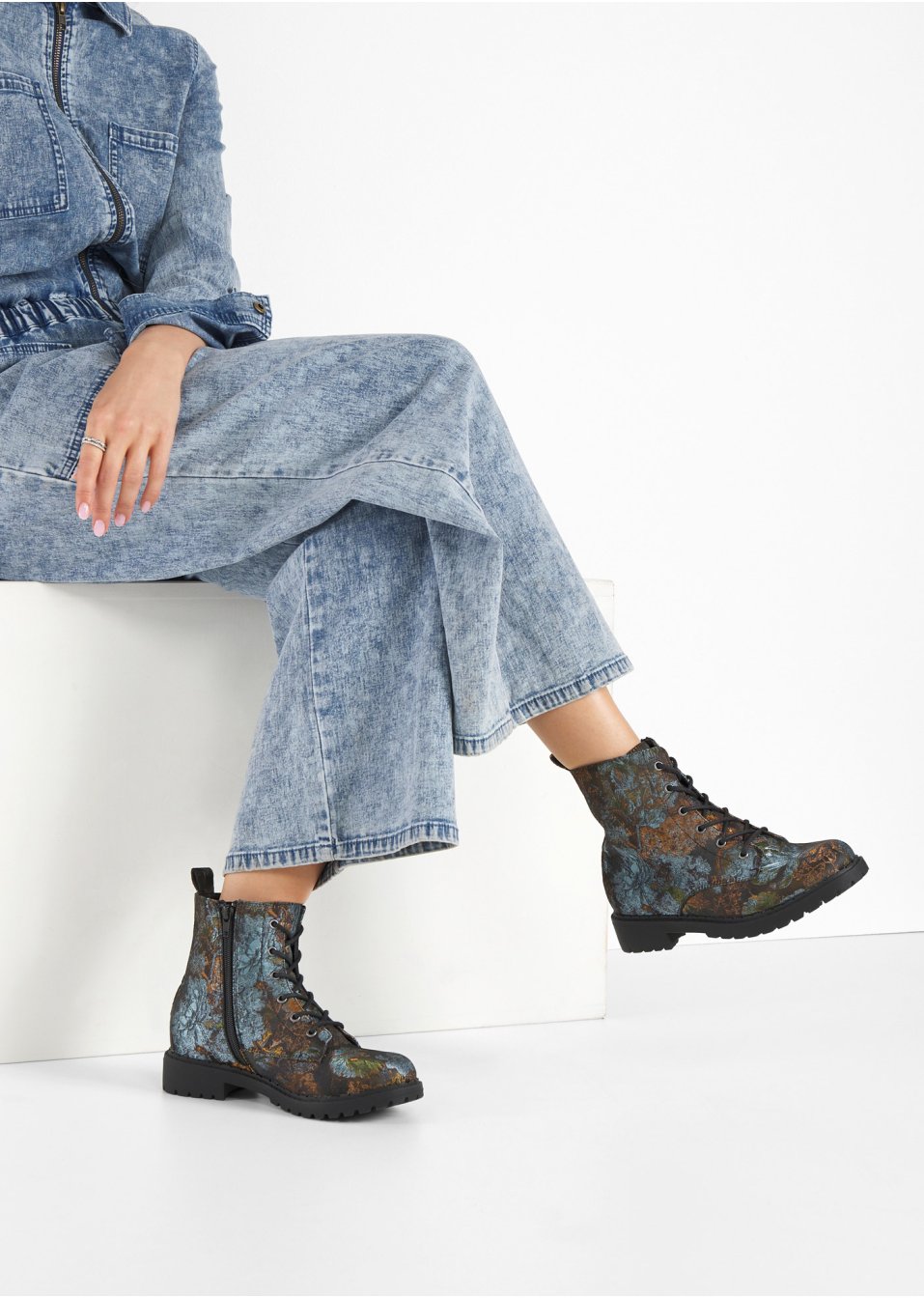 Boots à lacets