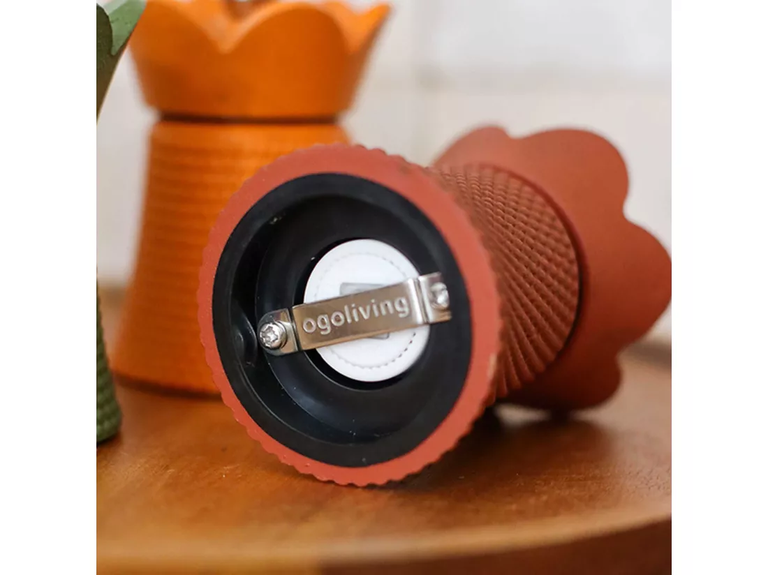 Ogo Living - Moulin A Poivre / Sel En Fonte Et Acier Paprika Ht 8cm Hawai