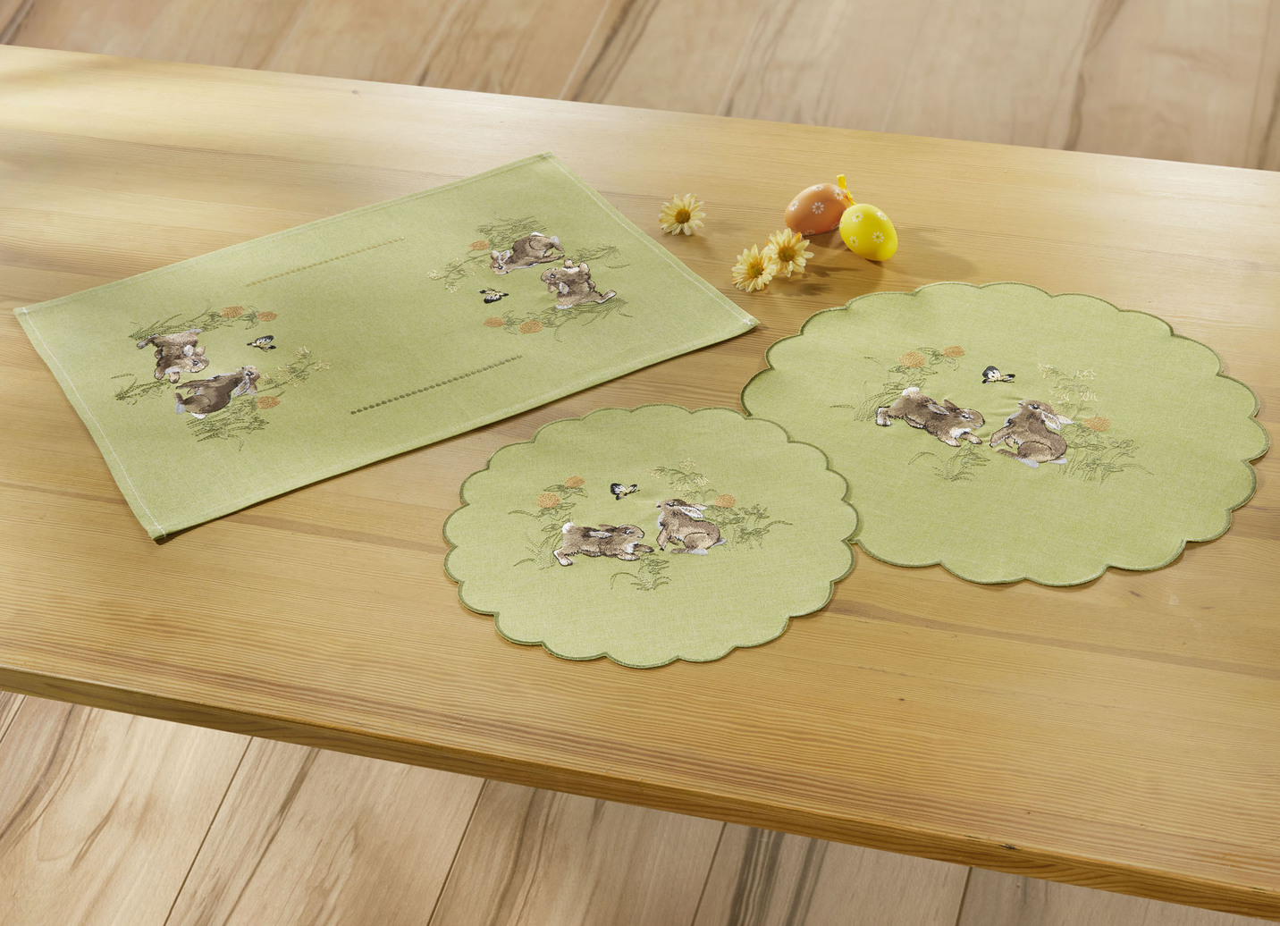 Tisch- und Raumdekoration mit Hasen-Motiven