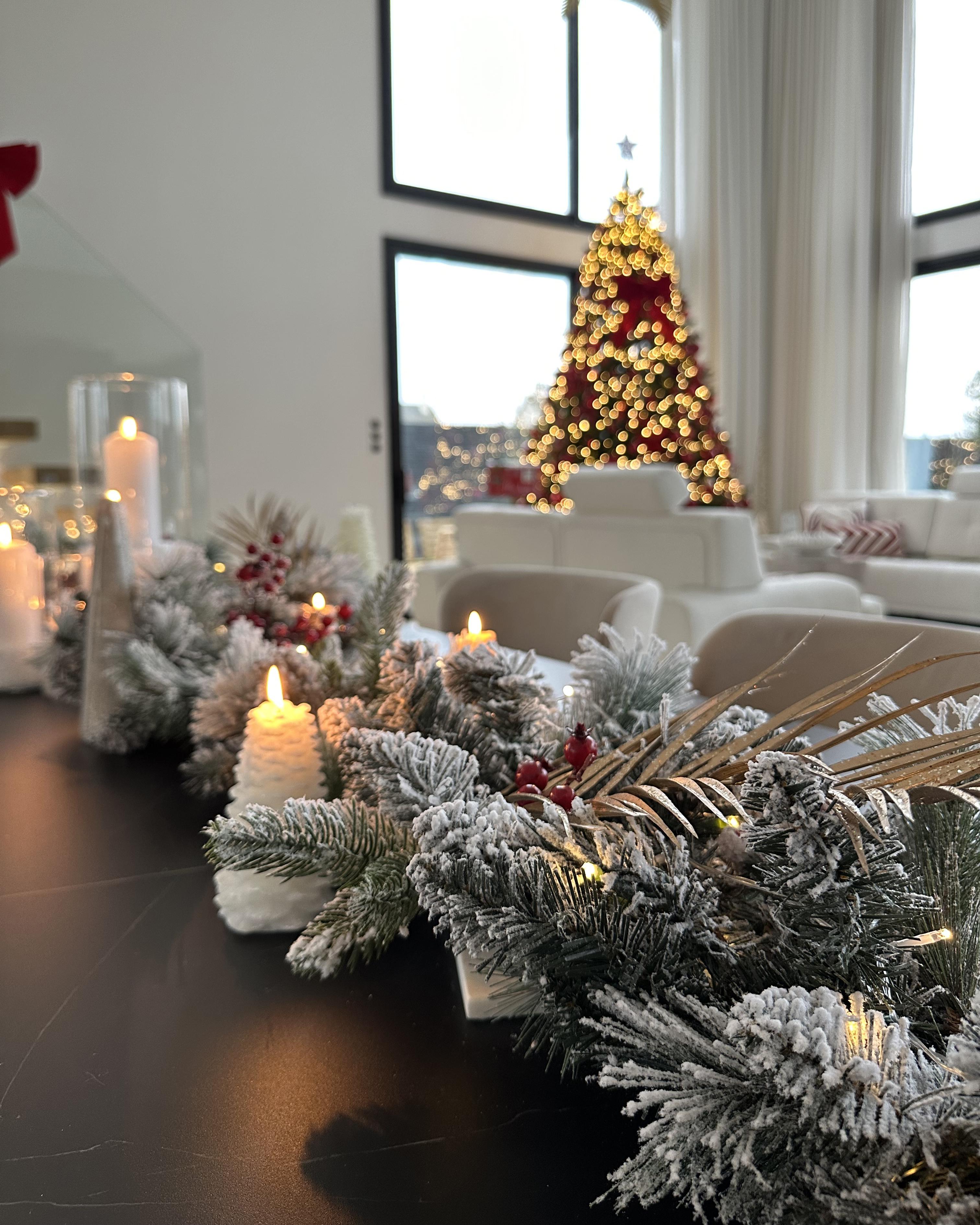 Besneeuwde kerstguirlande LED WHITEHORN 270 cm Wit
