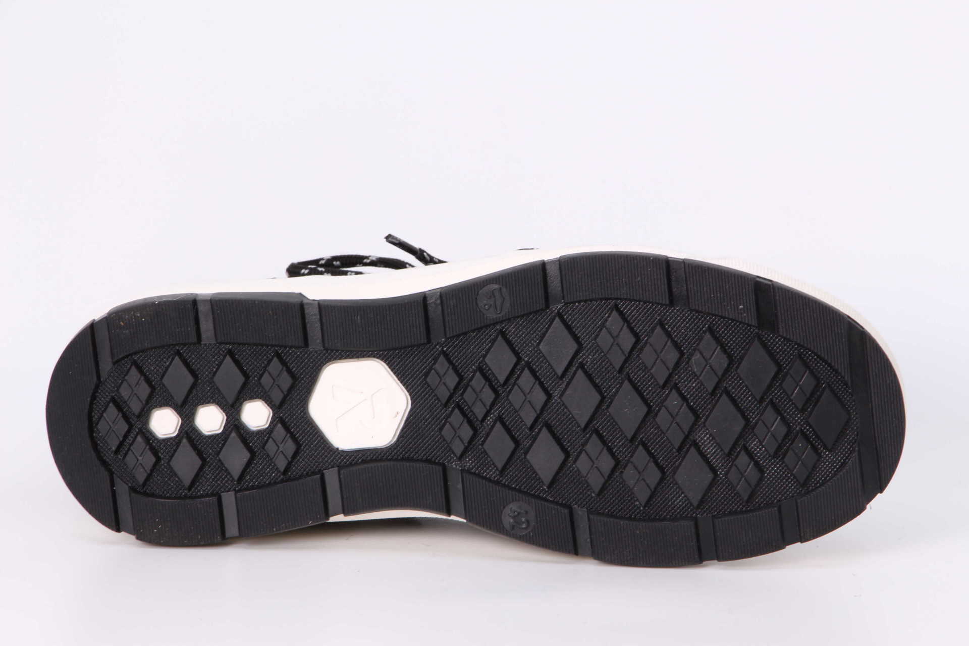 R-Evolution Wintersneaker schwarz