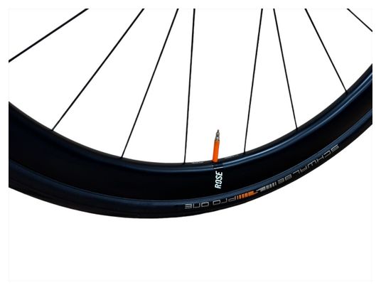 Produit reconditionné . Rose Reveal 06 Dura Ace Di2 Shimano Dura Ace Di2 2023 . Vélo de Route . Rose . très bon état