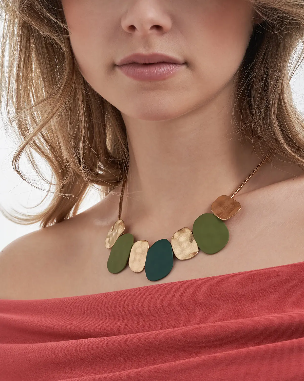 Kette - Serene Elegance