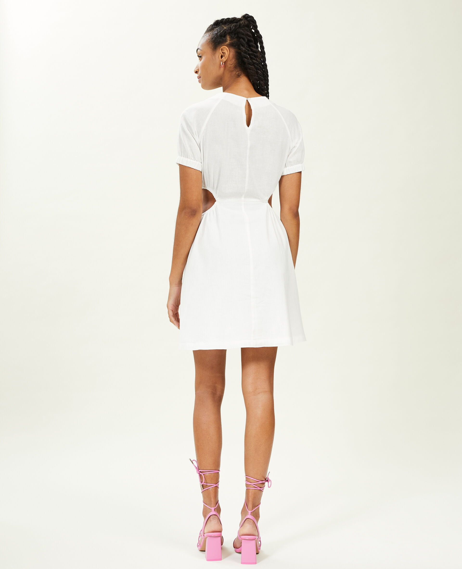 Robe courte avec découpes côtés - Blanc