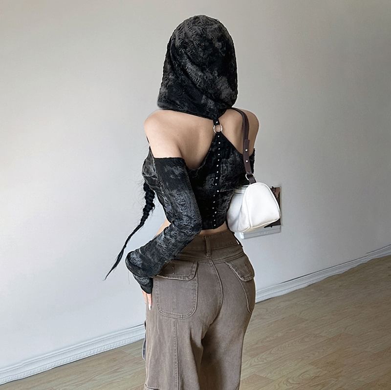 Sugarcoat - Crop top met lange mouwen, koude schouders en capuchon