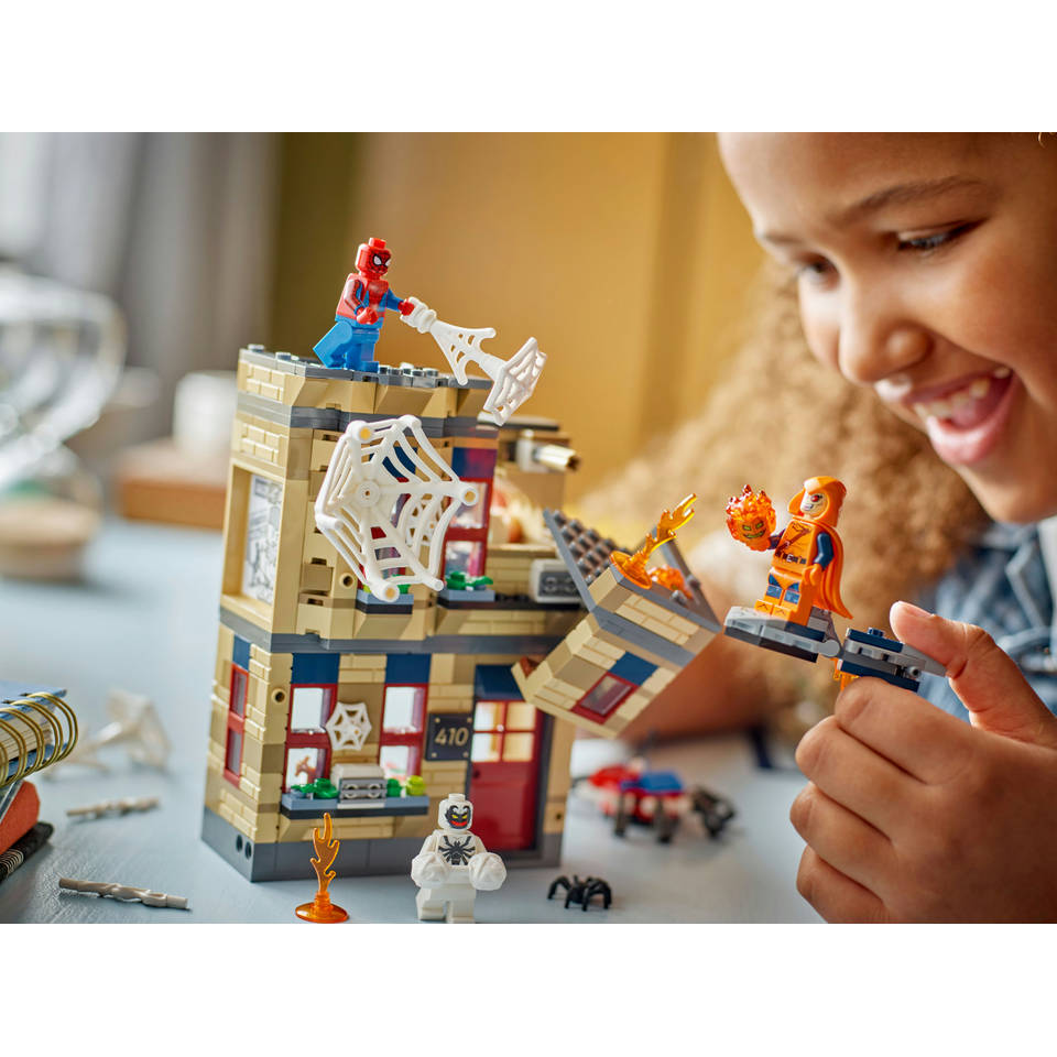LEGO Marvel het appartement van Peter Parker 76317