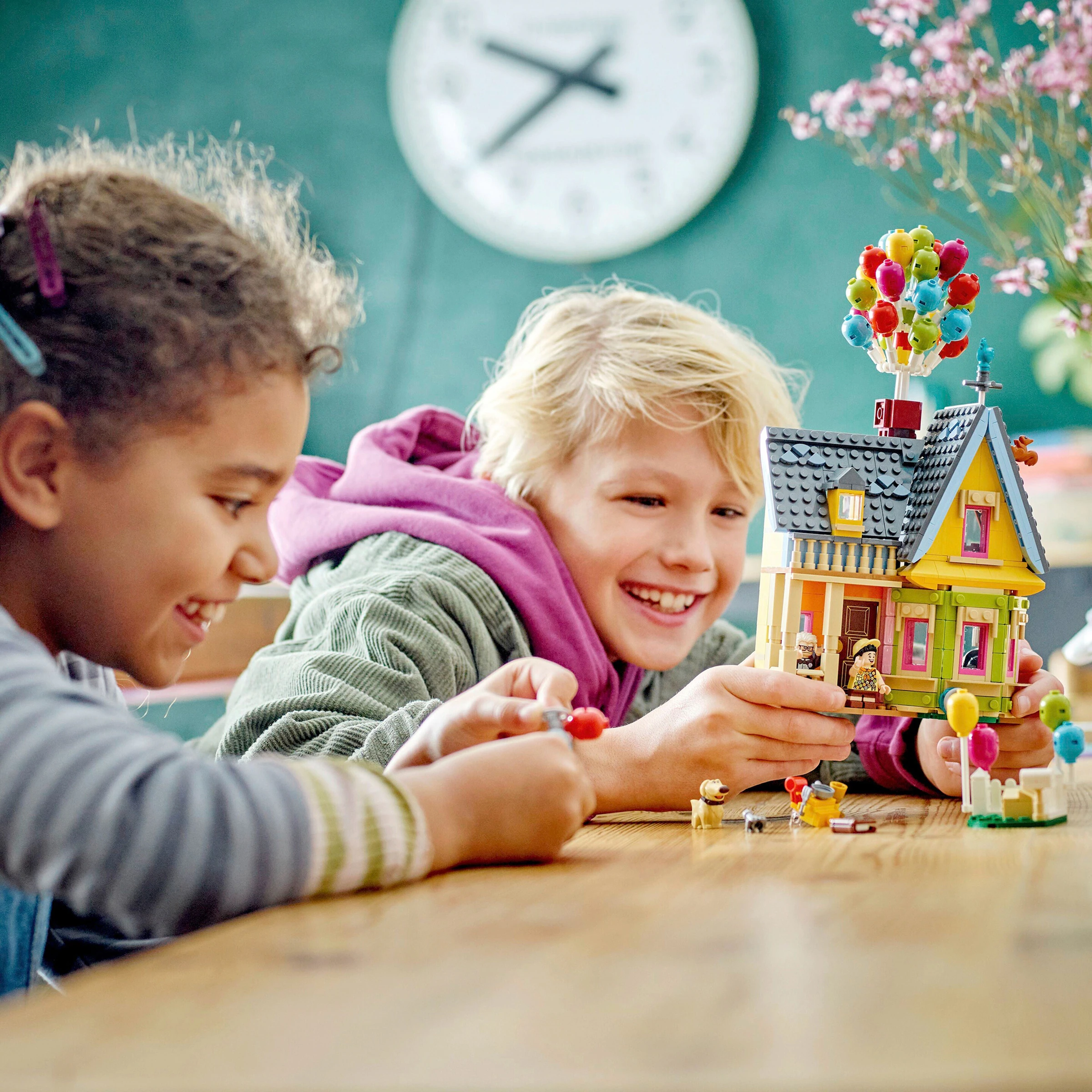 LEGO® - DISNEY 43217 Carls Haus aus 