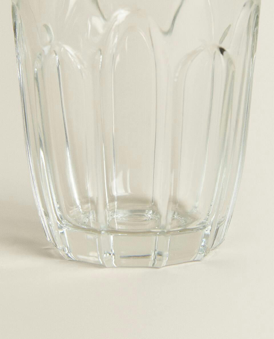 Copo térmico para café com design em relevo