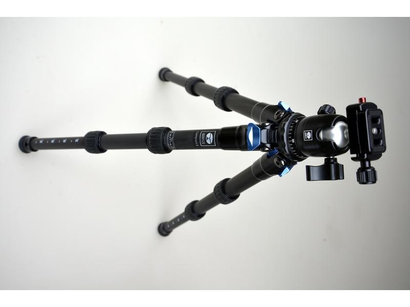 Sirui Stativ Compact X Extrem leichtes und dennoch stabiles Stativ für die professionelle Fotografie