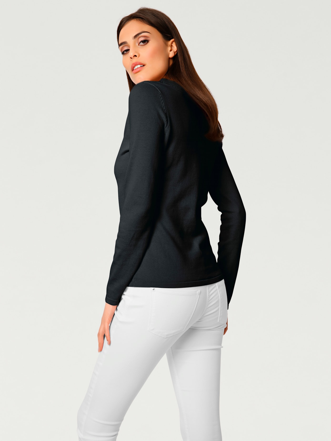 Joli pull basique à encolure en v