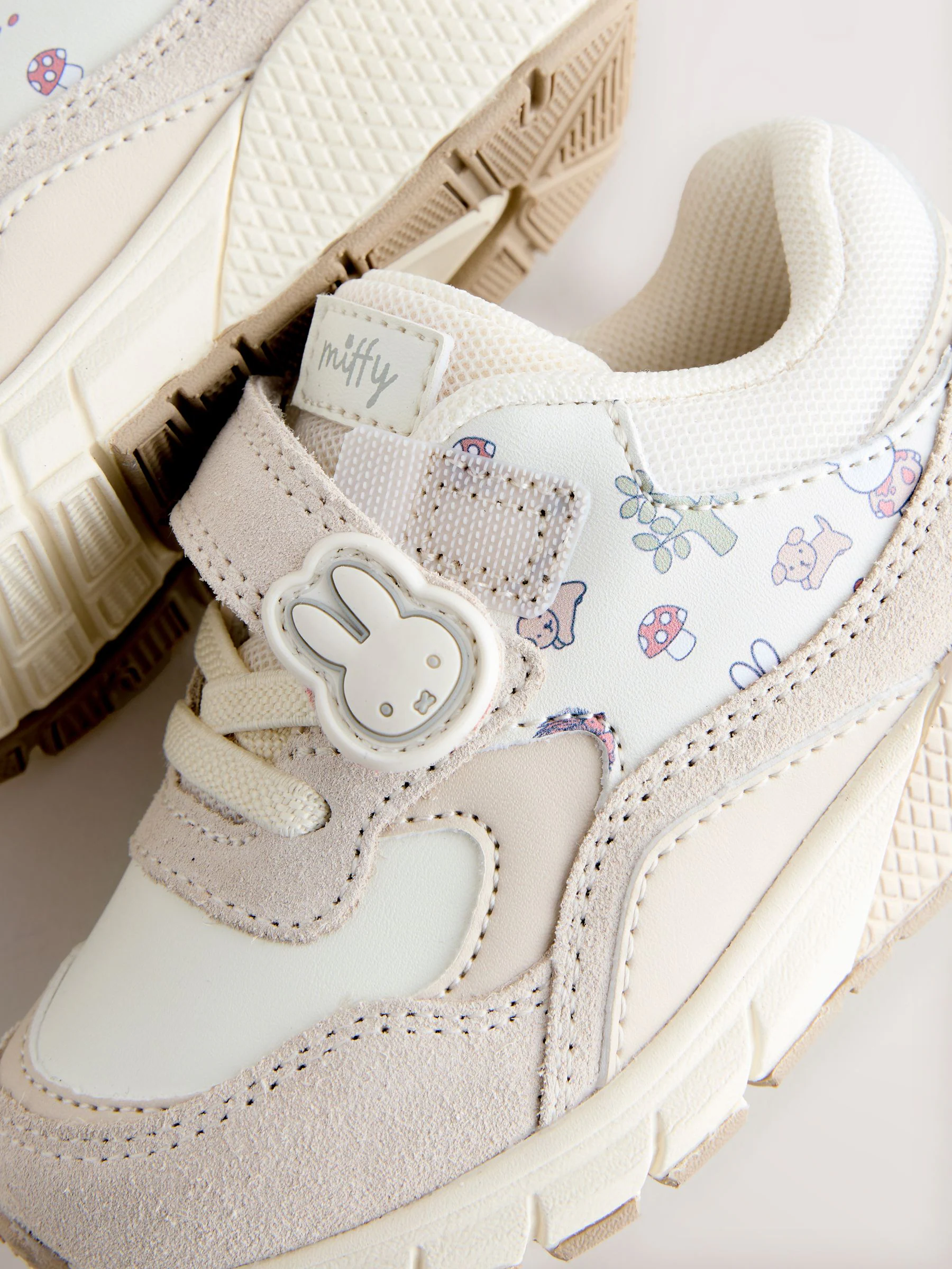 Neutraal - Miffy Licentie Touch Fasten Trainers