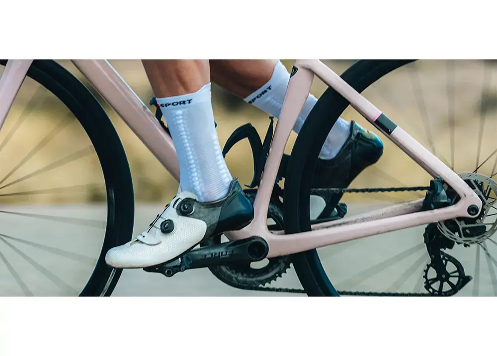 Compressport Pro Racing v4.0 Bike Compressiesokken Geel/Blauw