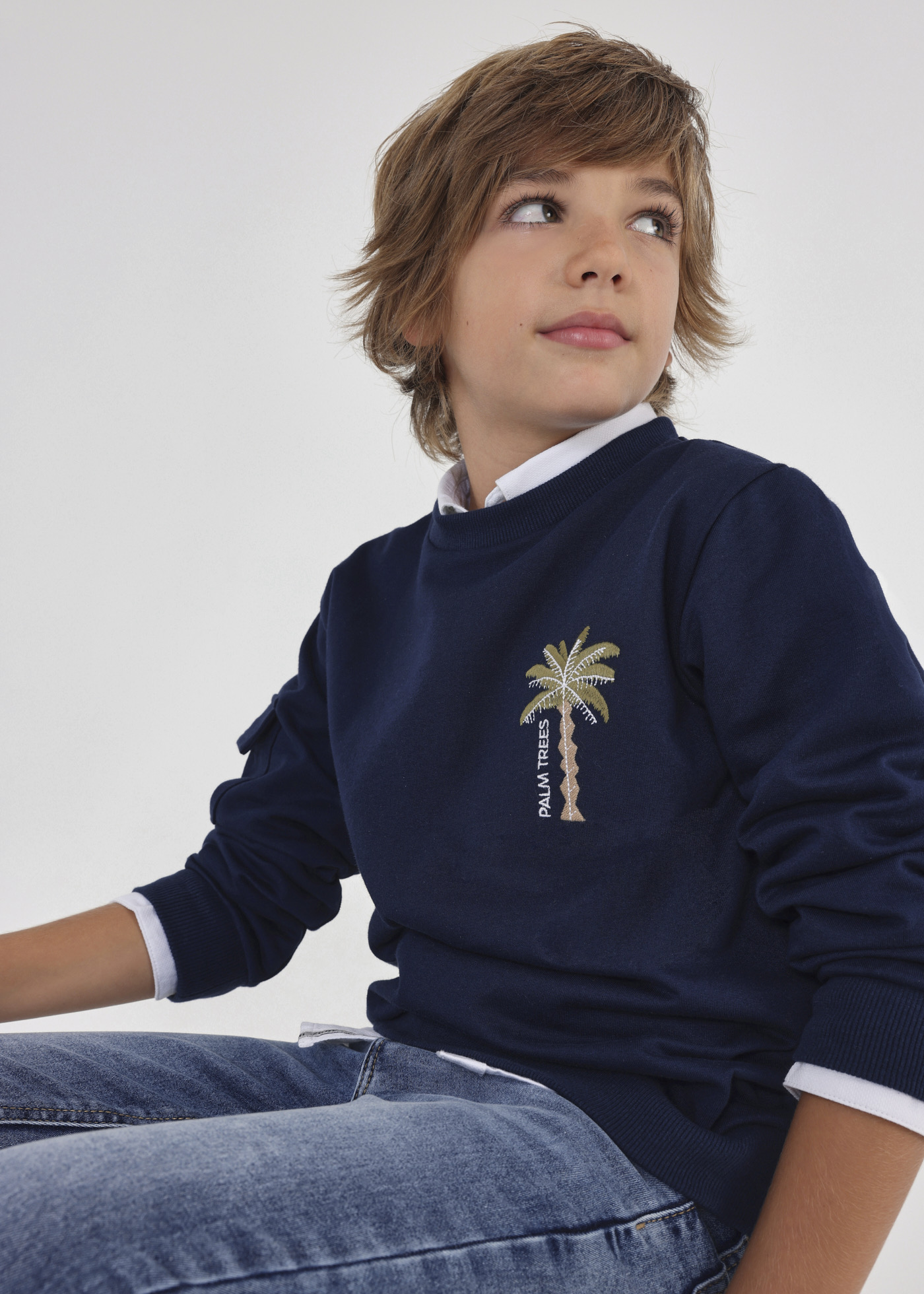 Calça jeans slim fit feita com algodão sustentável para meninos