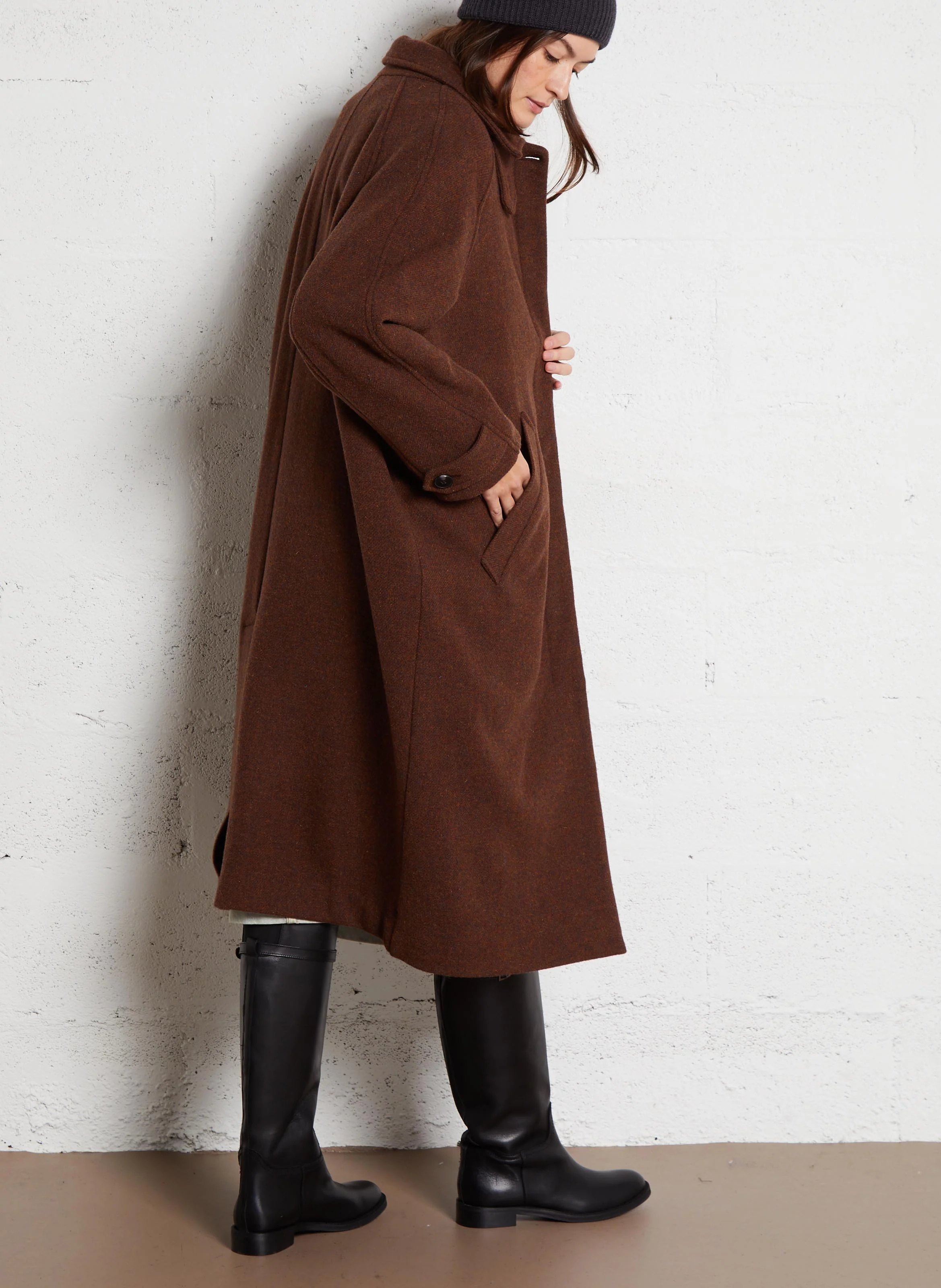 AVEDON - Manteau ample col classique en laine | Marron