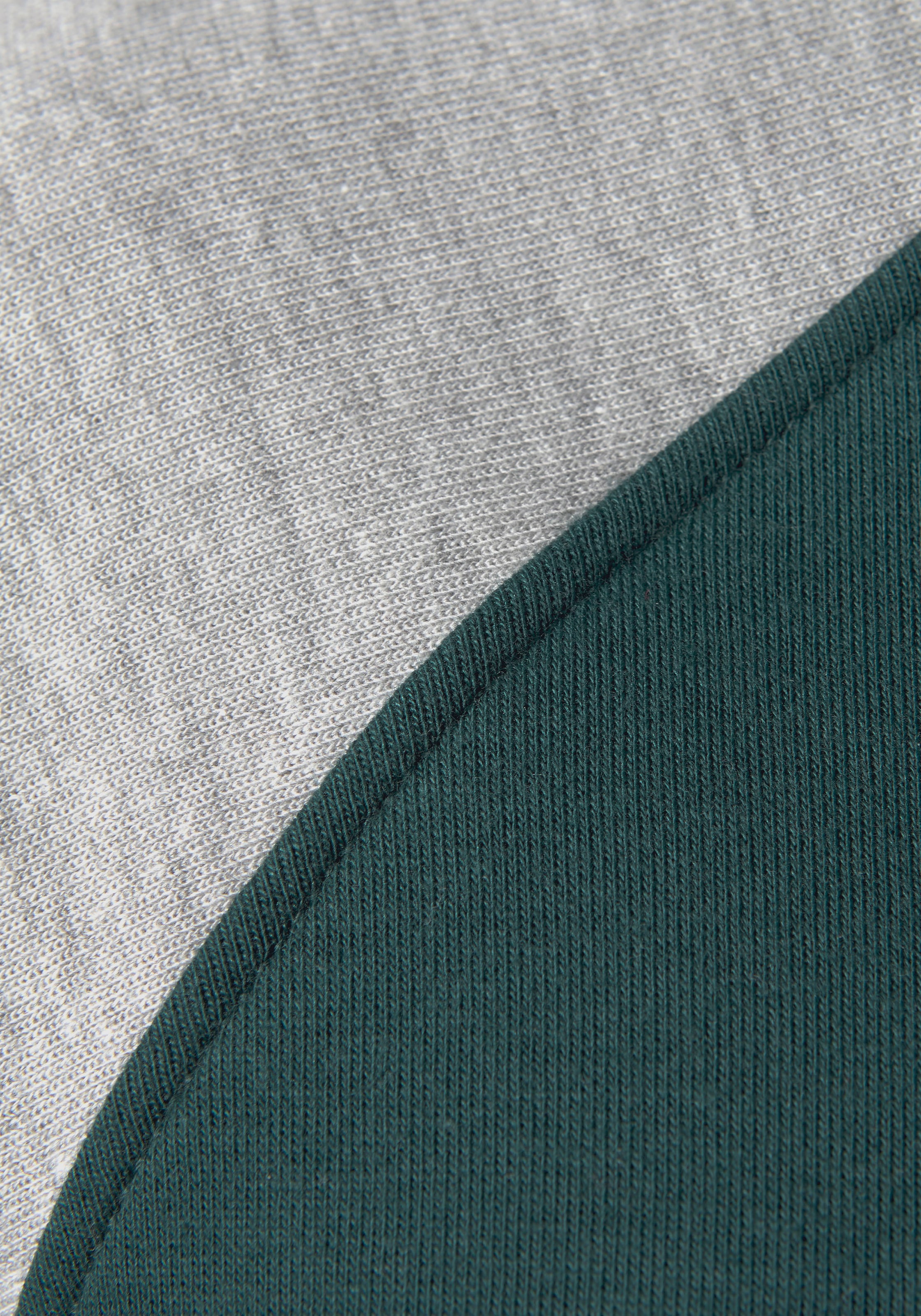 Bench. Loungewear Kapuzensweatshirt , mit farblich abgesetzten Ärmeln und Logodruck, Loungeanzug, Hoodie