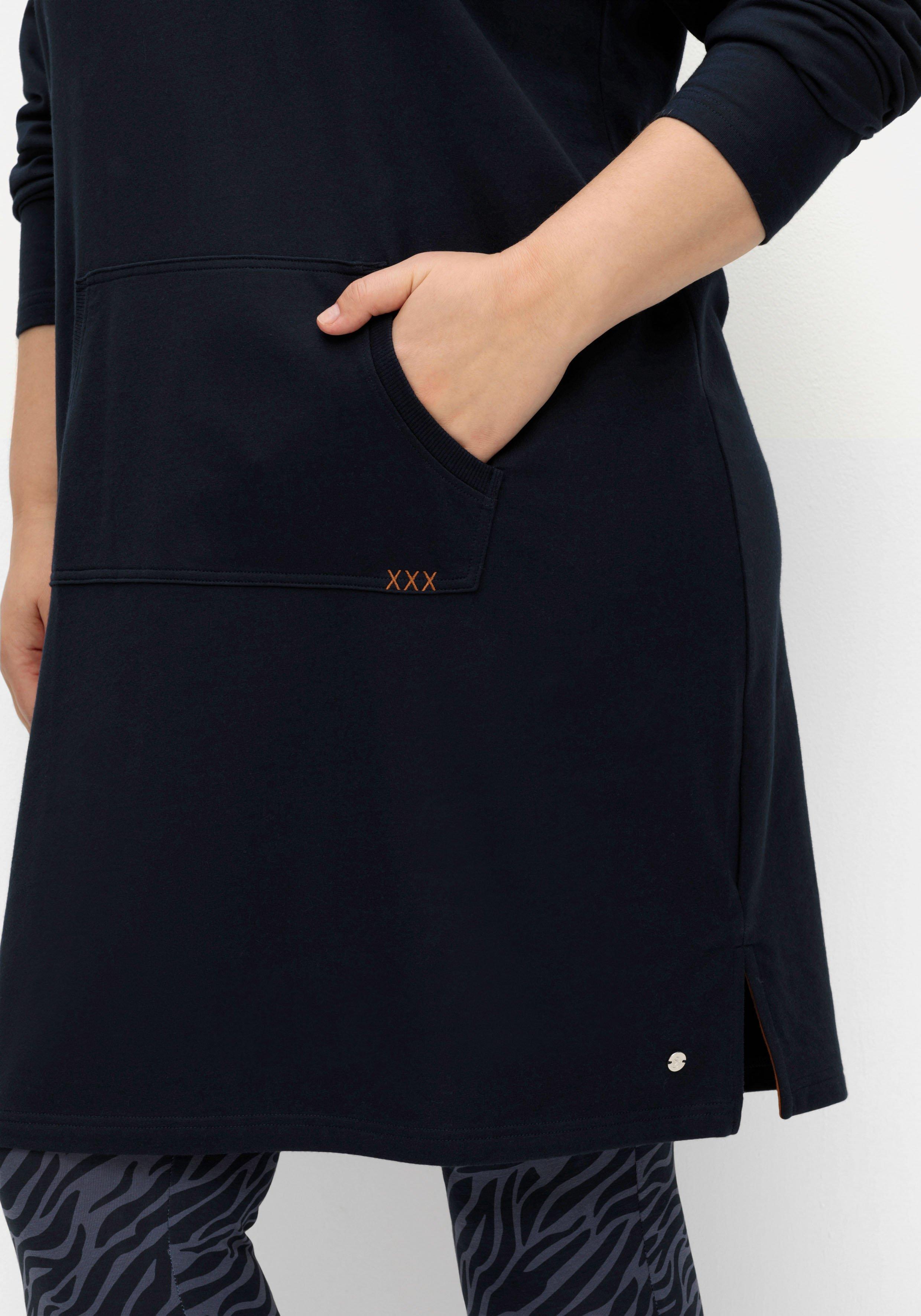 Sweatkleid mit Kapuze und Kängurutasche