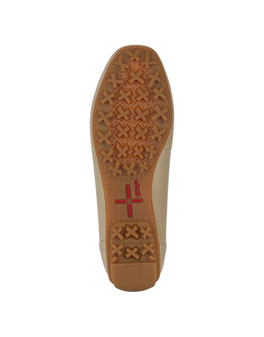 Mocassins cuir or pâle