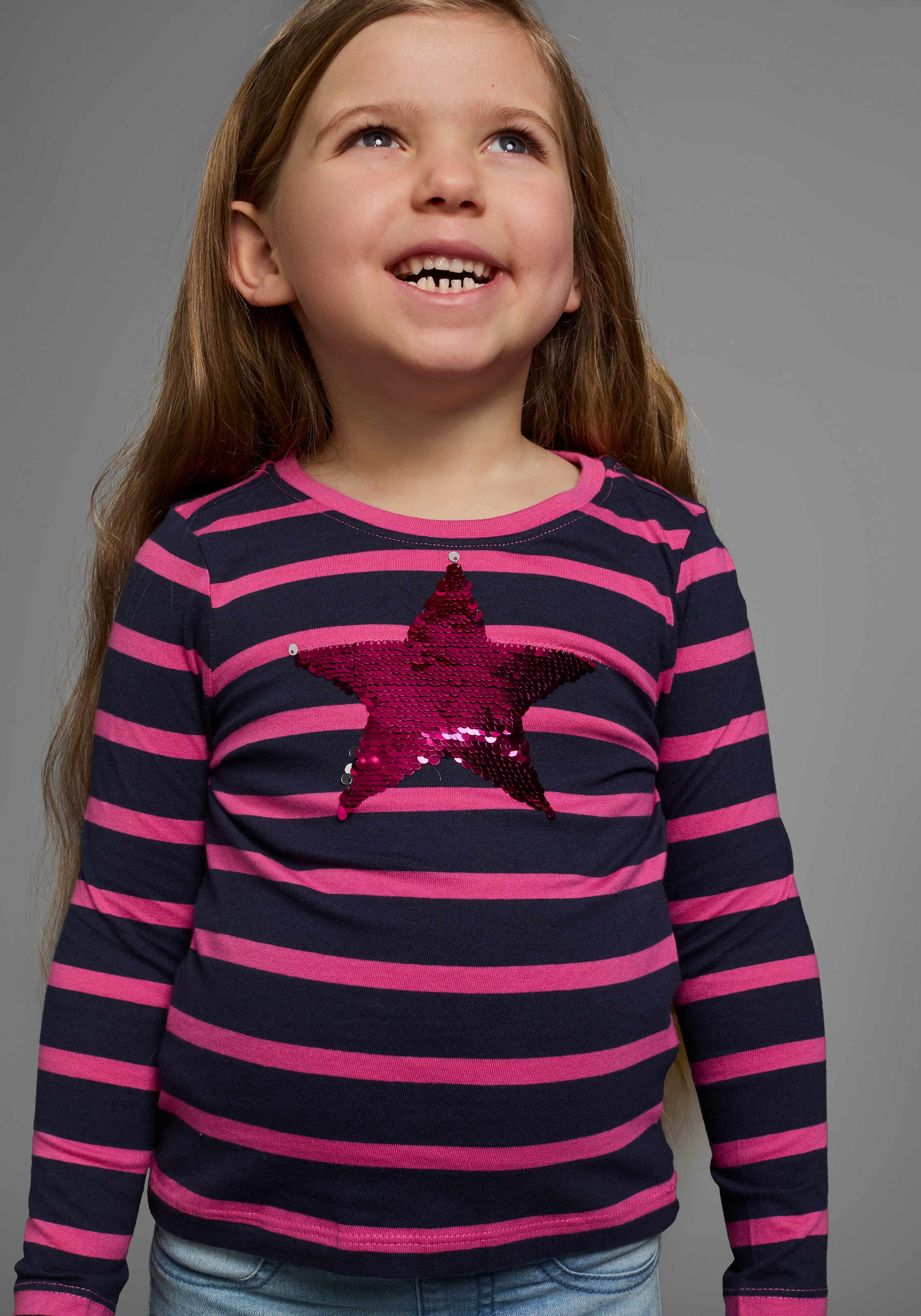 KIDSWORLD Langarmshirt »für kleine Mädchen«, langärmlig,  Basic-Passform,  mit mehrfarbigen Streifen