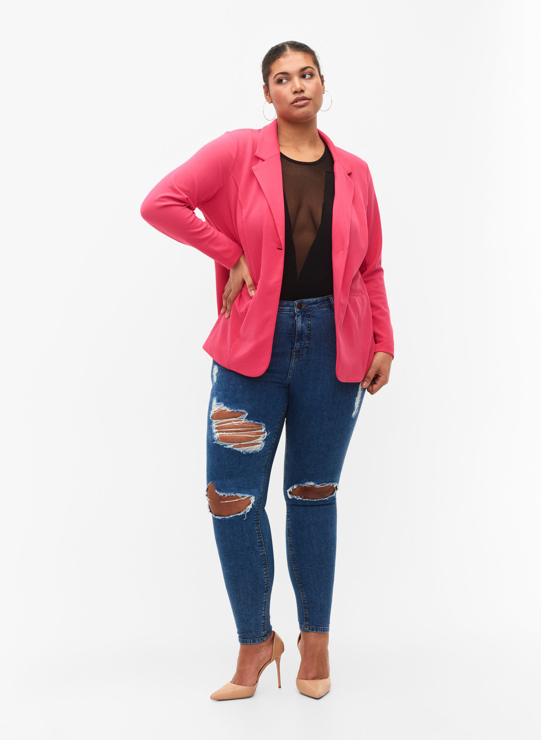Tætsiddende jeans med sliddetaljer