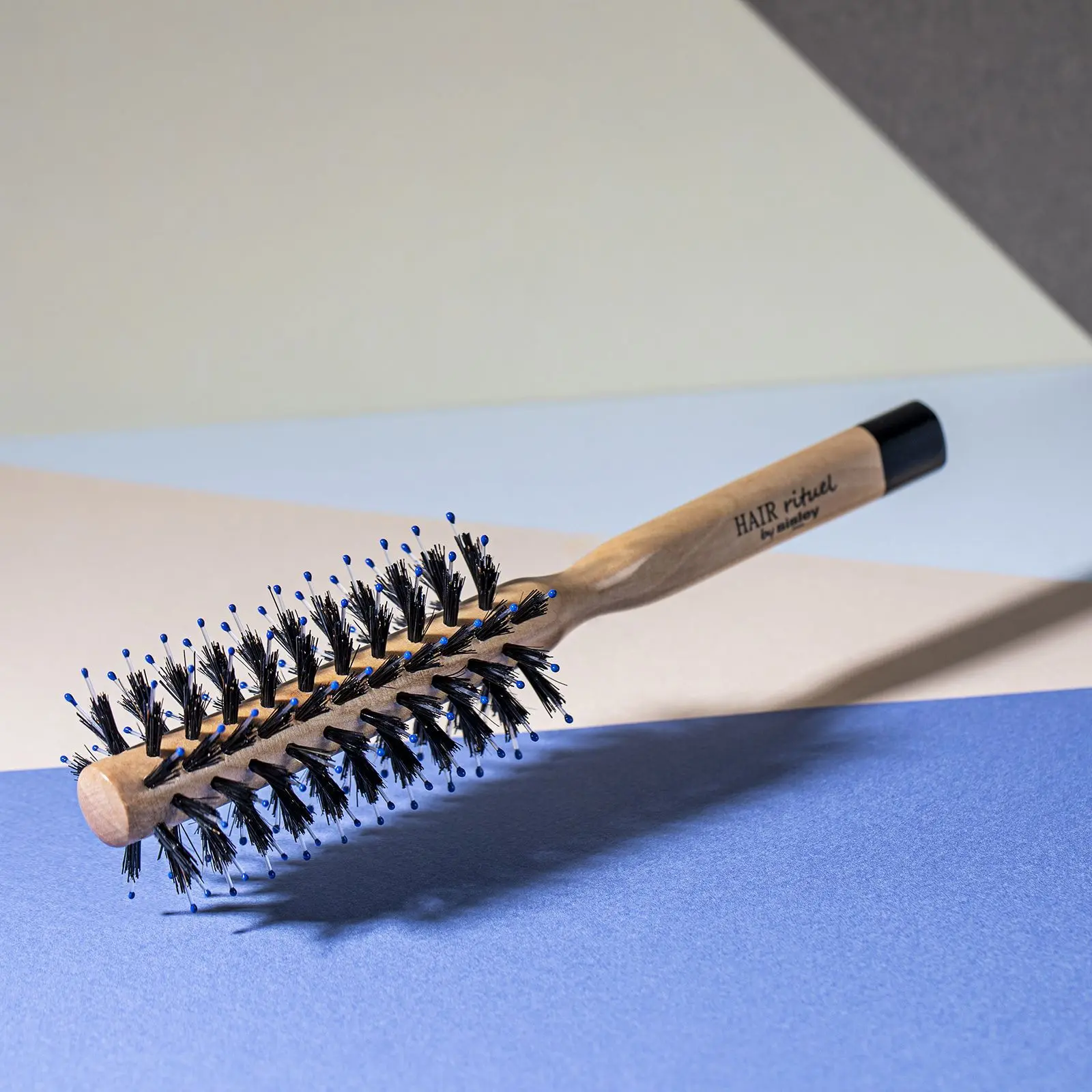 Hair Rituel by Sisley - BROSSE A BRUSHING N°2 Pour Cheveux Mi-Longs à Longs- Brosse et peigne