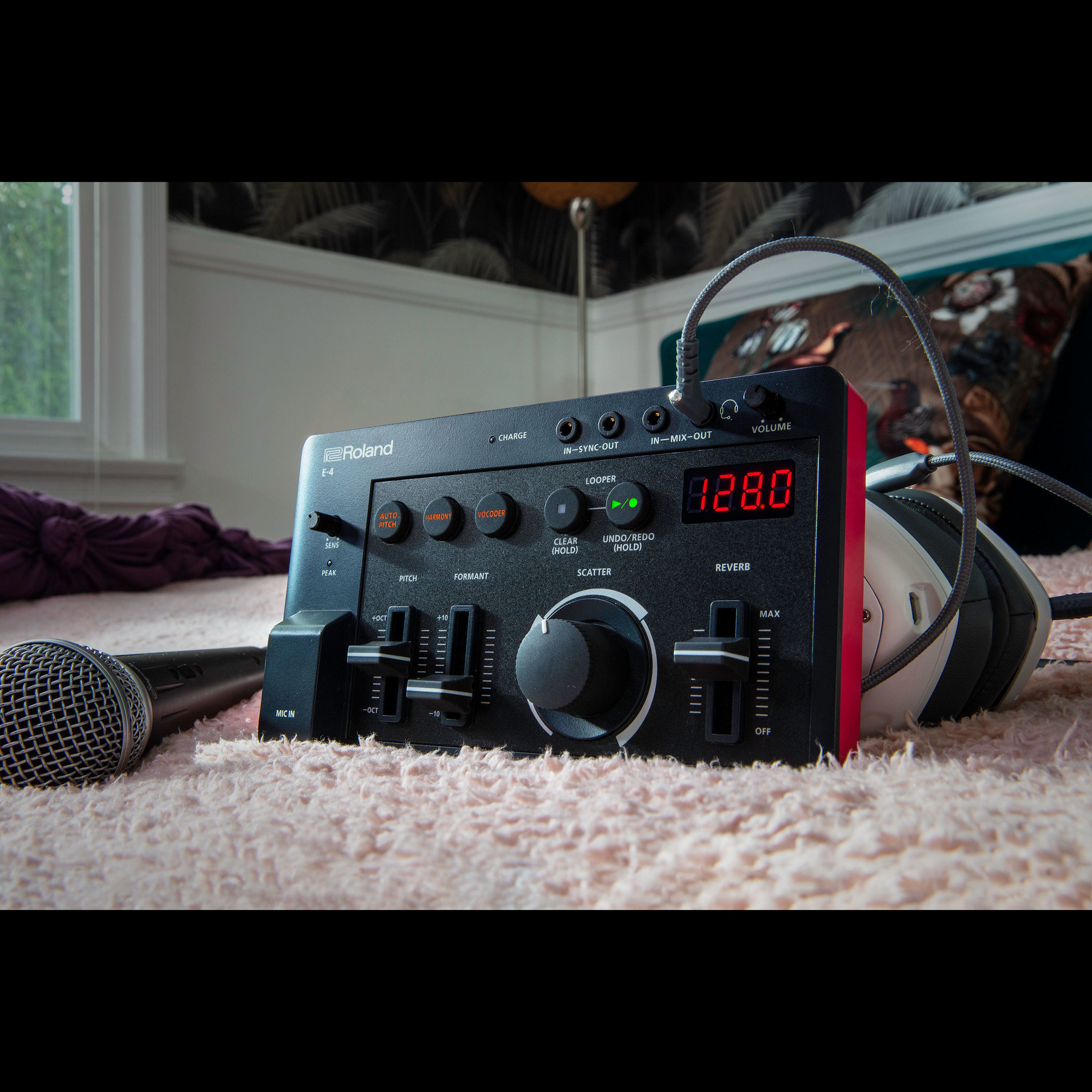 Roland AIRA Compact E-4 Voice Tweaker