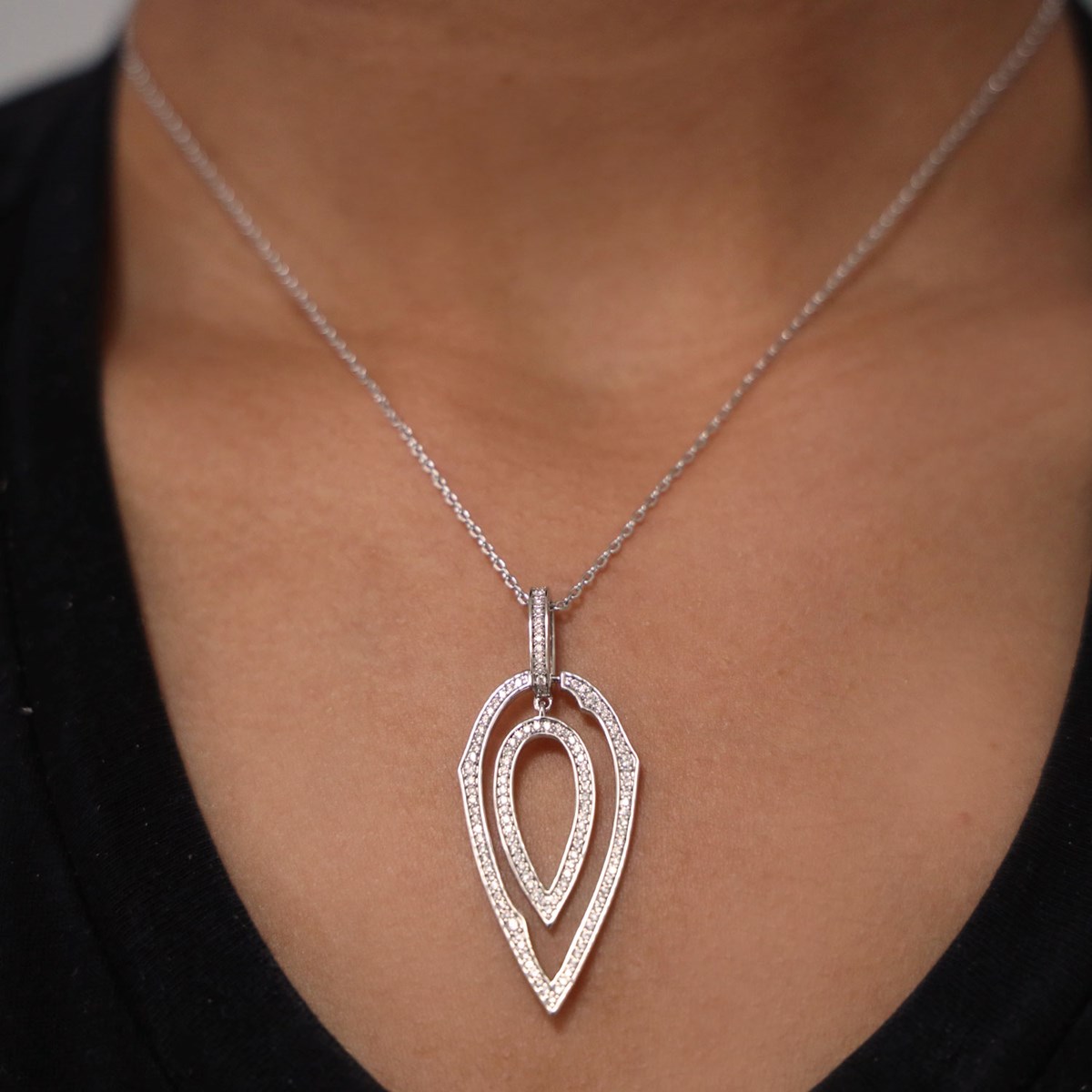 Collier Rose  Zirconiums Blanc