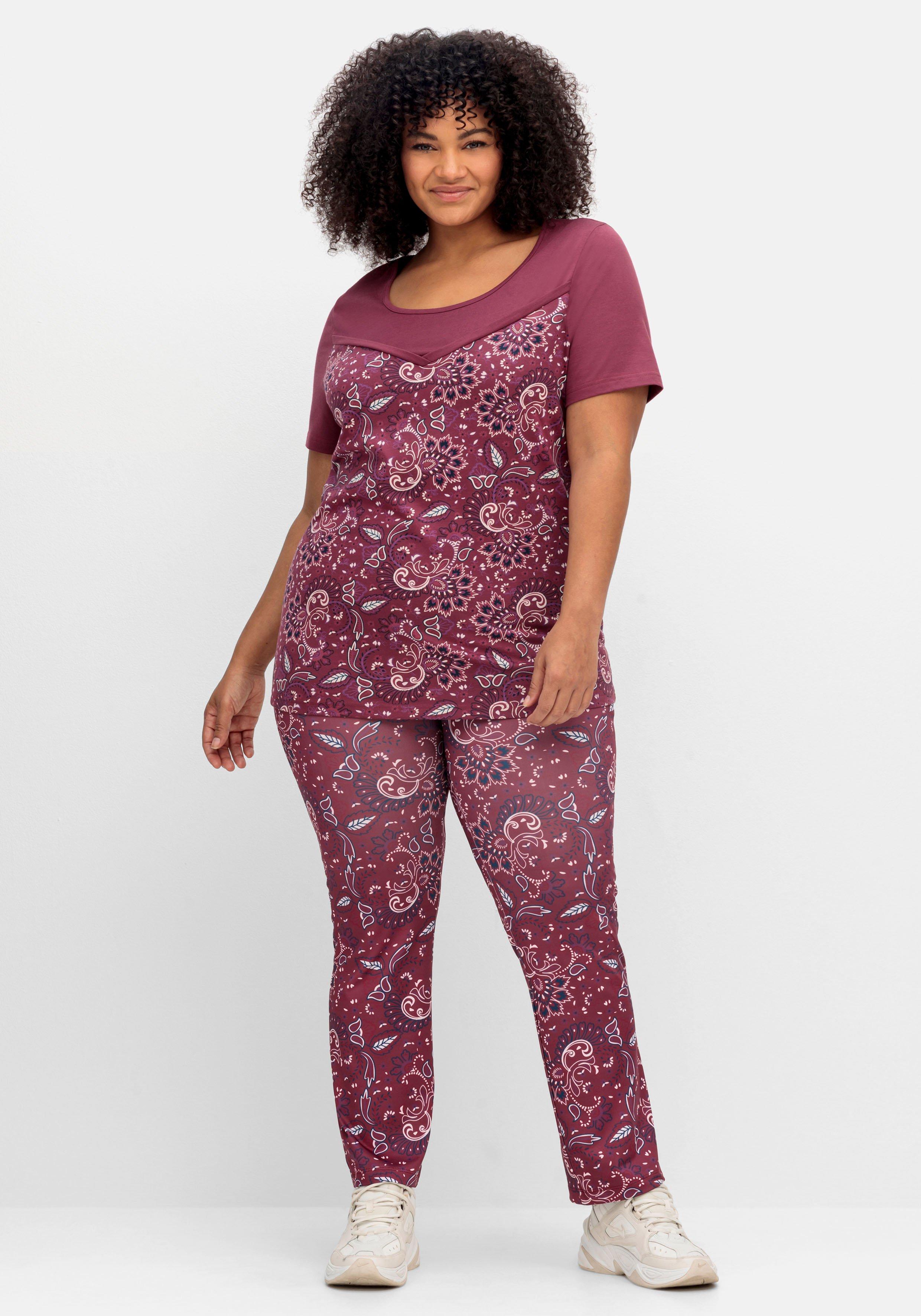 Kurzarmshirt aus Single-Jersey, mit Paisleymuster