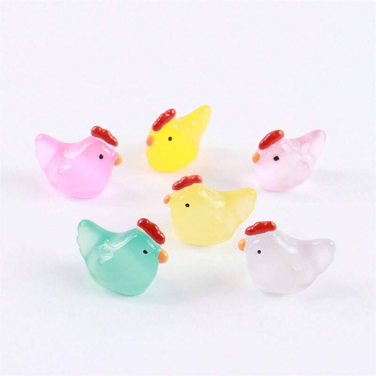 (60er Set) 24mm Fluoreszierende Hahn Figuren Leuchtende Mini Hühner Garten Deko - Assortiert