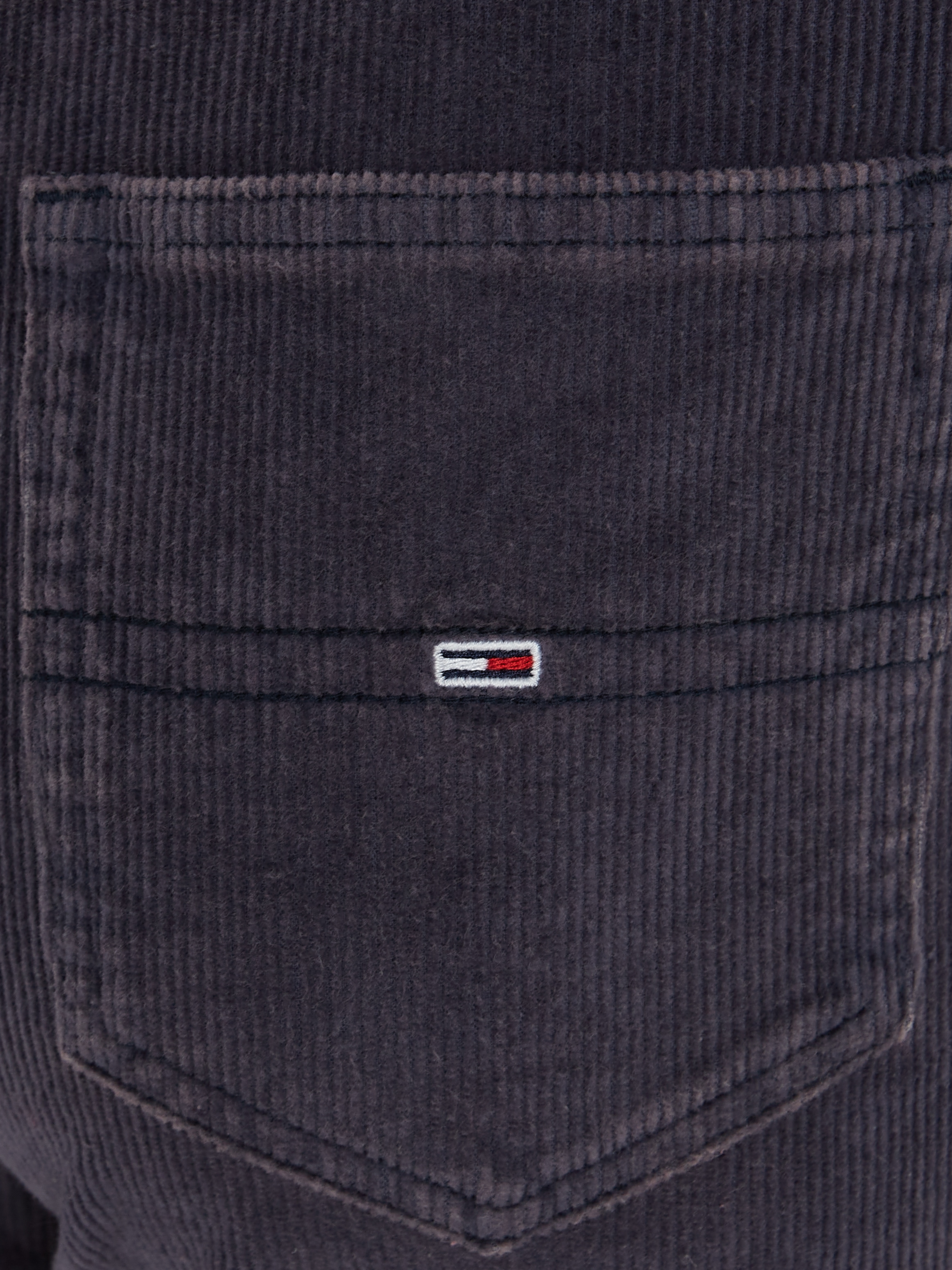 Tommy Jeans Schlaghose »TJW SYLVIA HR FLARE WASHED CORD«  in dem Trendmaterial Cord