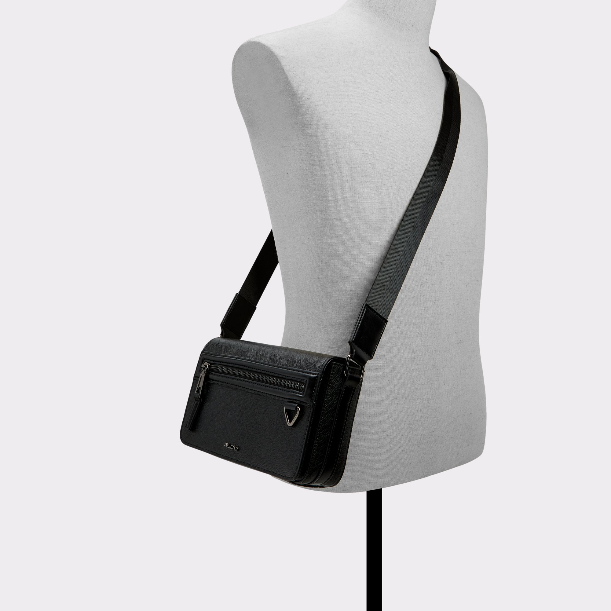 Cassius Black Men Bags & Wallets