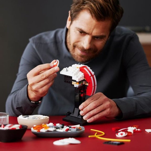 Le casque Red Five de Luke Skywalker™ LEGO STAR WARS 75327