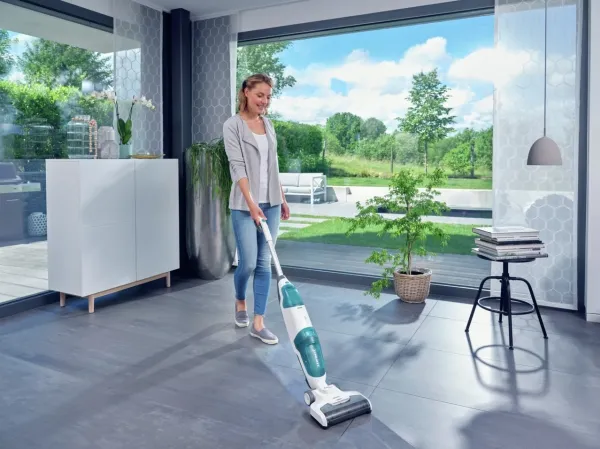 LEIFHEIT Regulus Aqua PowerVac, wet and dry vacuum cleaner (white / turquoise)