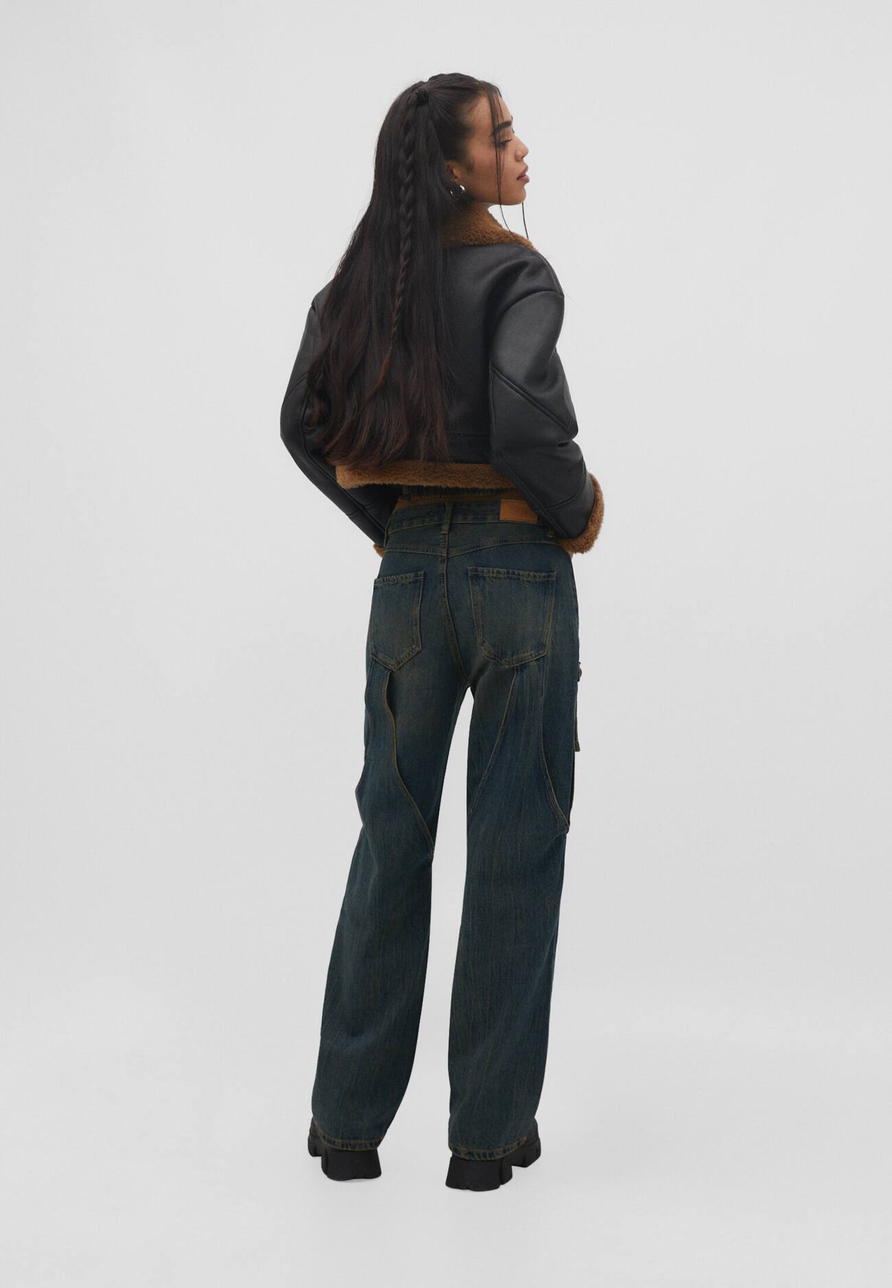 Calça jeans de corte reto com fivelas