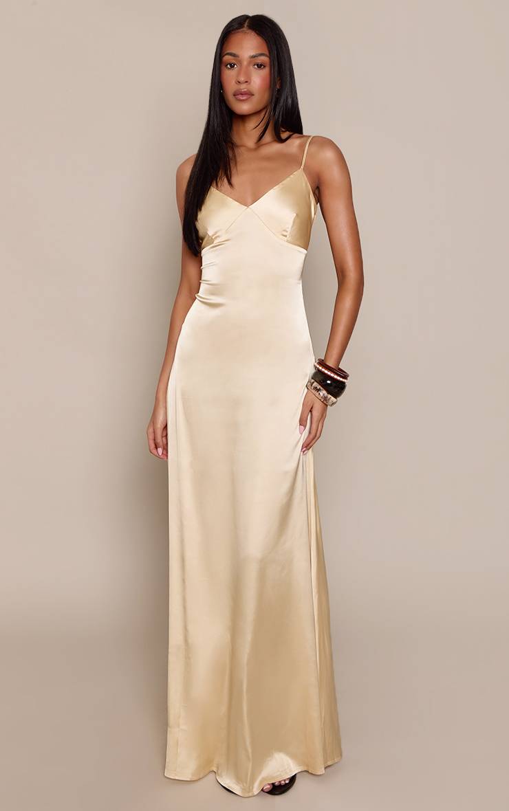 Pale Yellow Robe Longue Satinée Couleur Crème Au Beurre Pour Grande Taille
