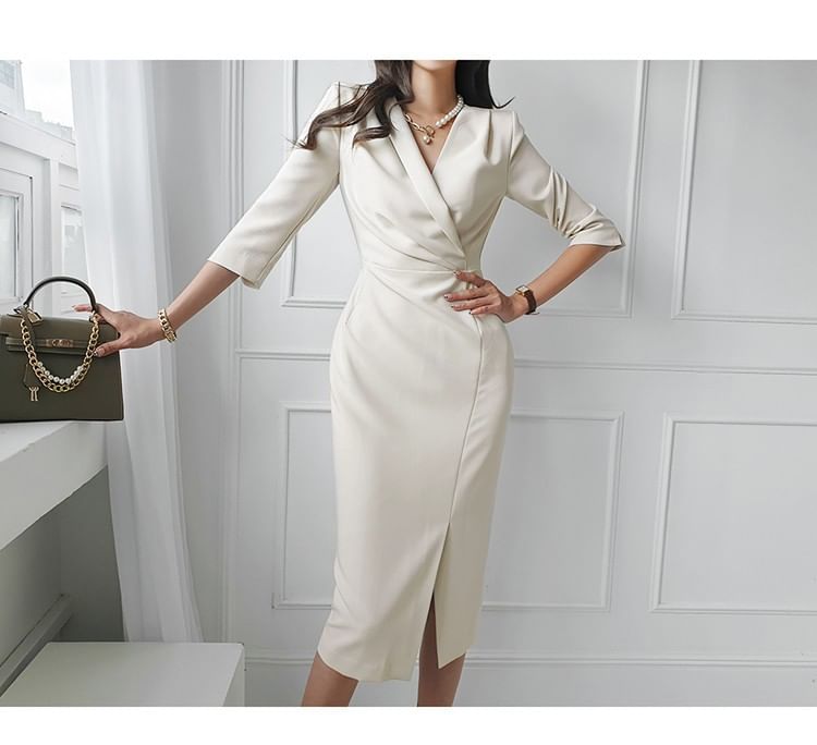 Aurora - 3/4-mouw V-hals effen split midi-jurk