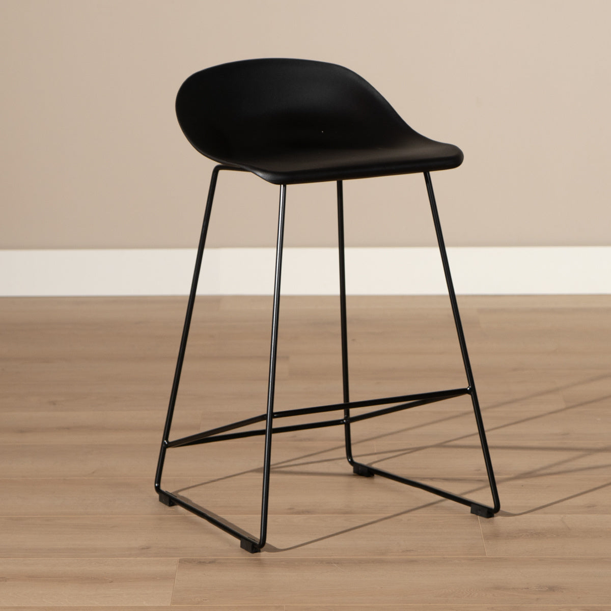 Livin24 Scandinavische Barkruk Ellen zwart 66cm - Barkrukken set van 2