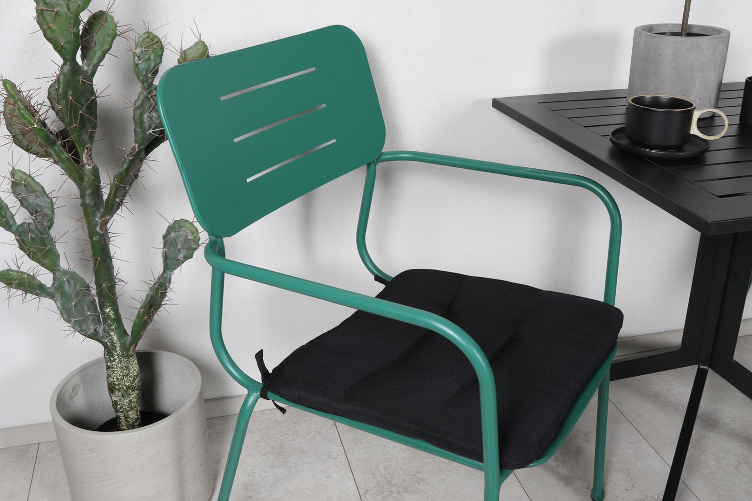 Way tuinset, tafel 70x70cm en 2 stoelen, Nicke groen, zwart. 70 x 70 x 72 cm