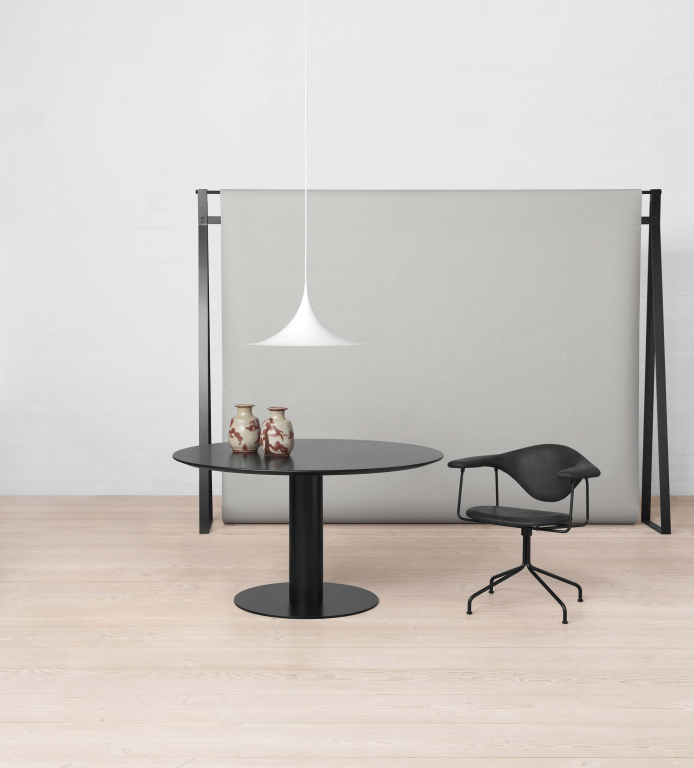 Gubi Semi hanglamp Ø30 mat zwart