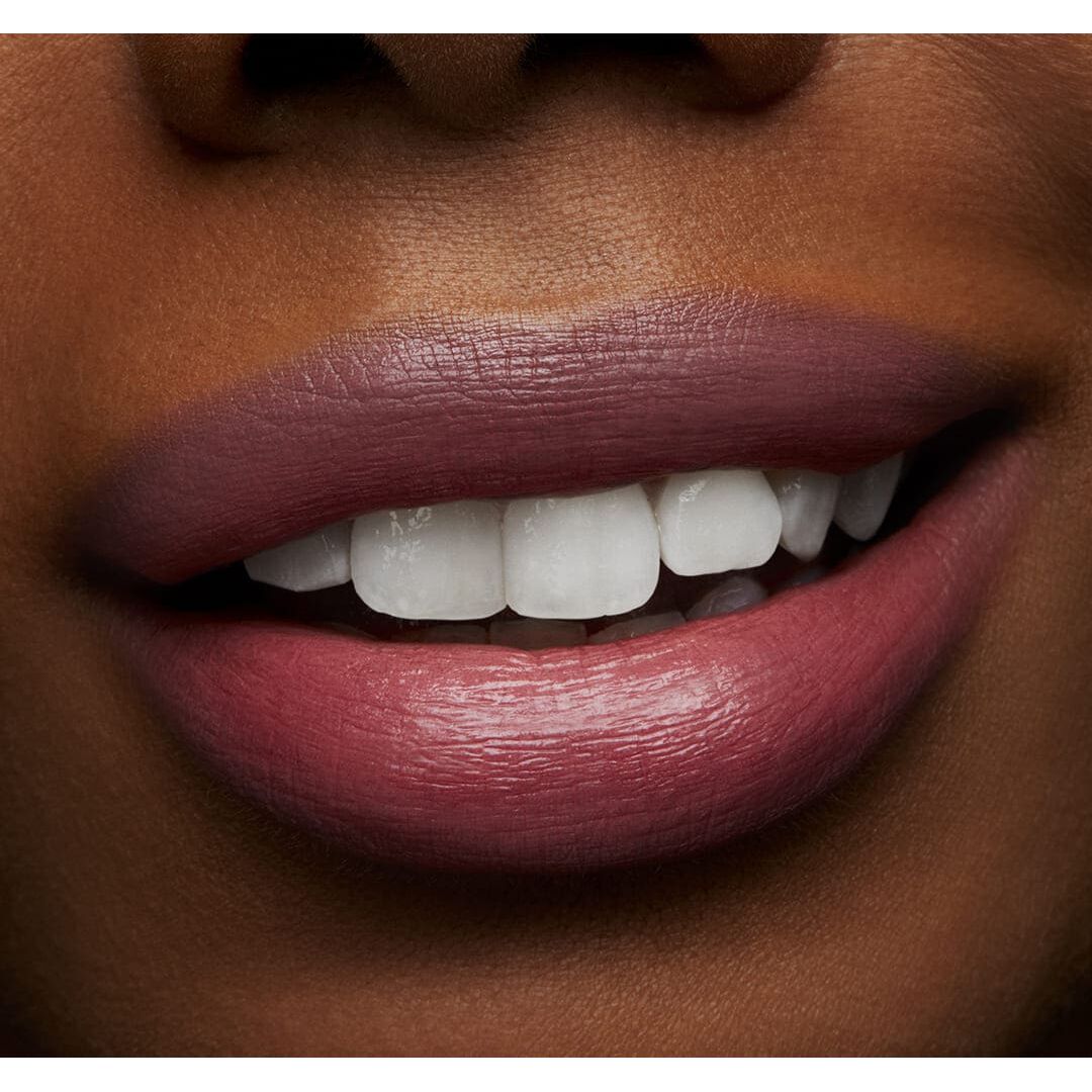 MAC  LOVE ME LIPSTICK