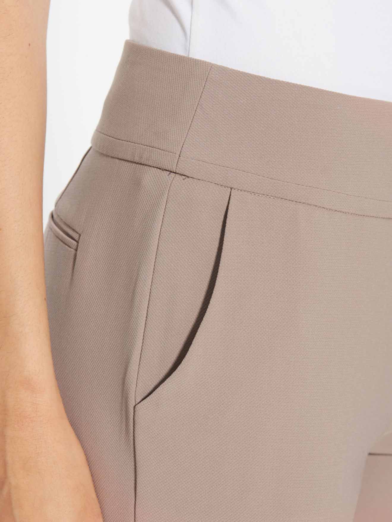 Pantalon droit, vous mesurez + d'1,60m