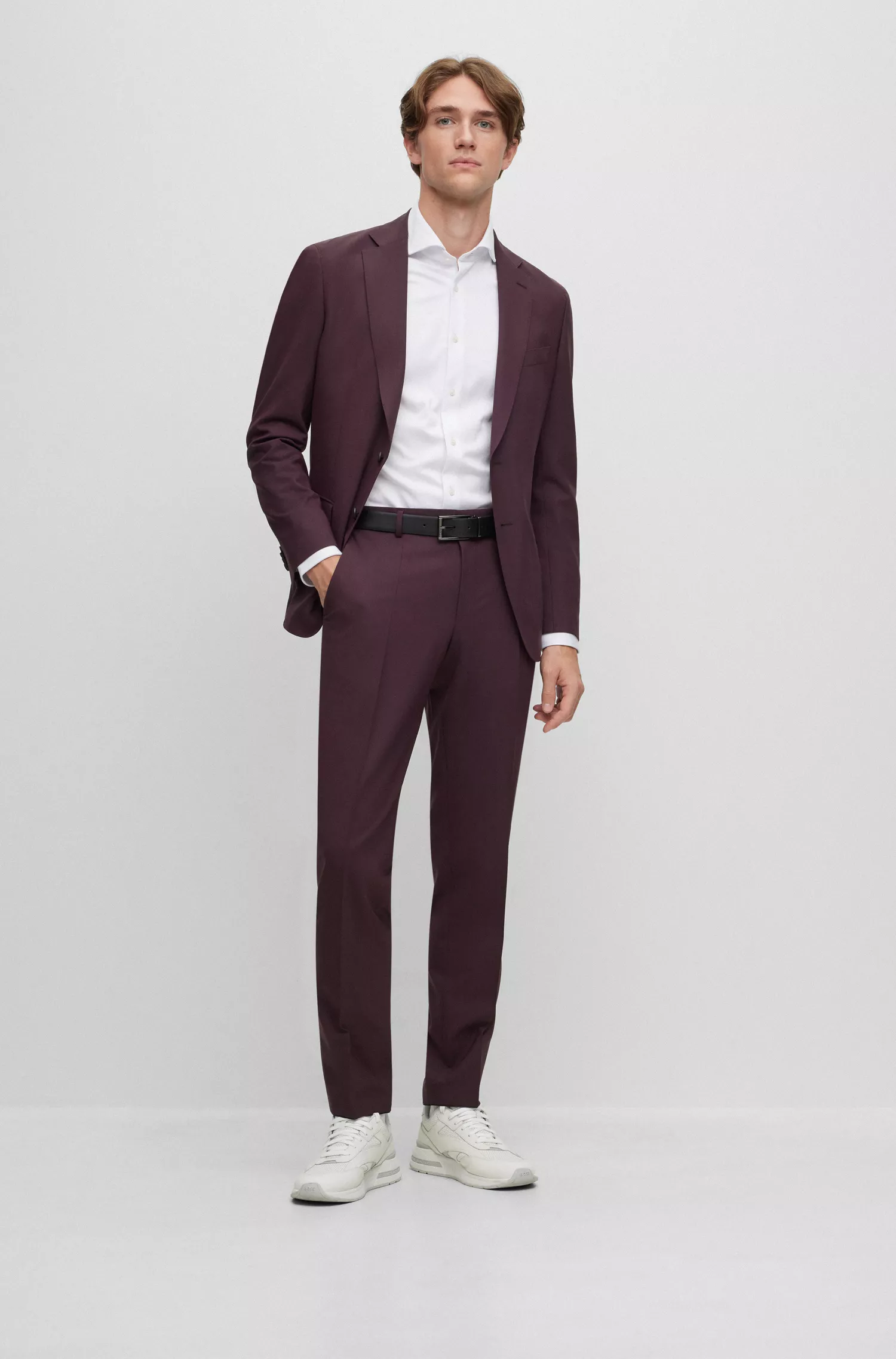 Terno BOSS preto slim fit em lã mesclada elástica.