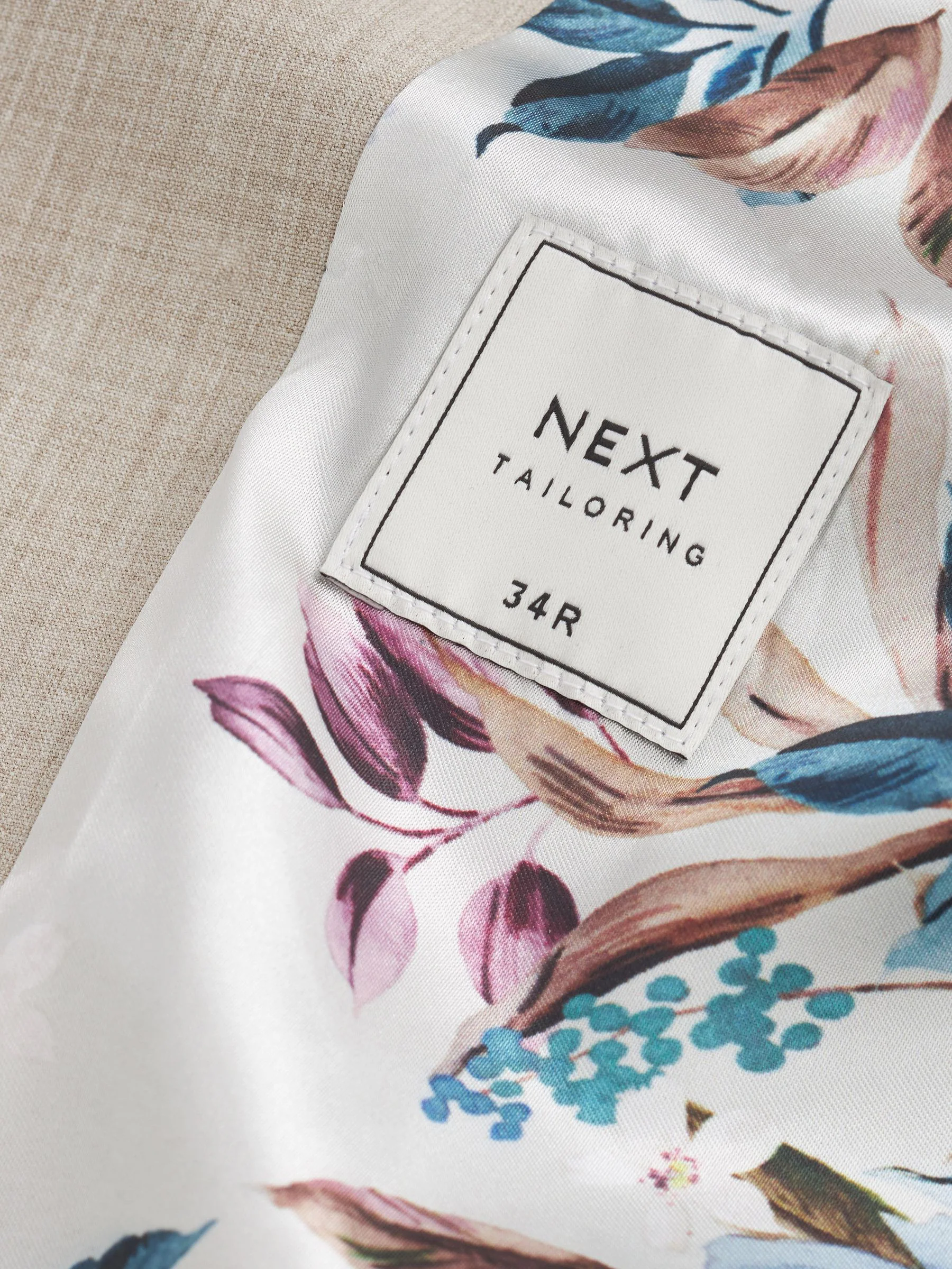 Pastelgeel - Meegevend stretch-herenvest met standaard pasvorm