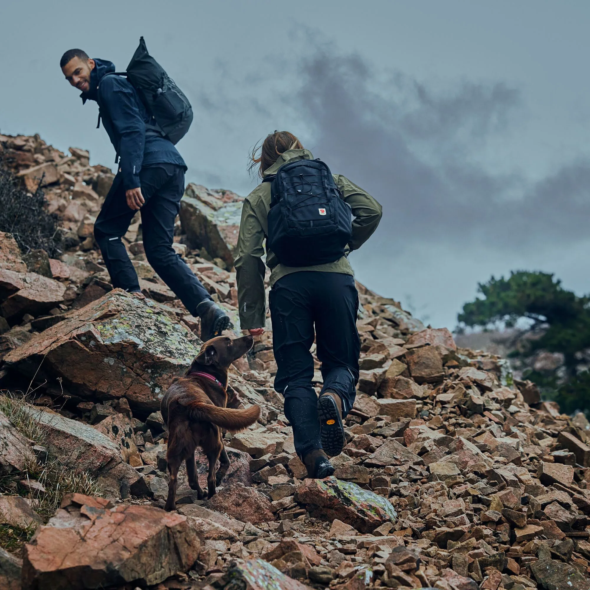 Fjällräven Women's HC Hydratic Trail Jacket Laurel Green