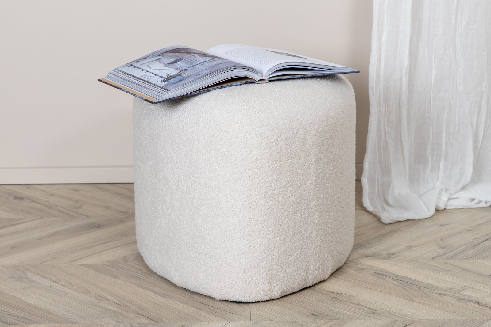 Peg puff Offwhite teddystoff