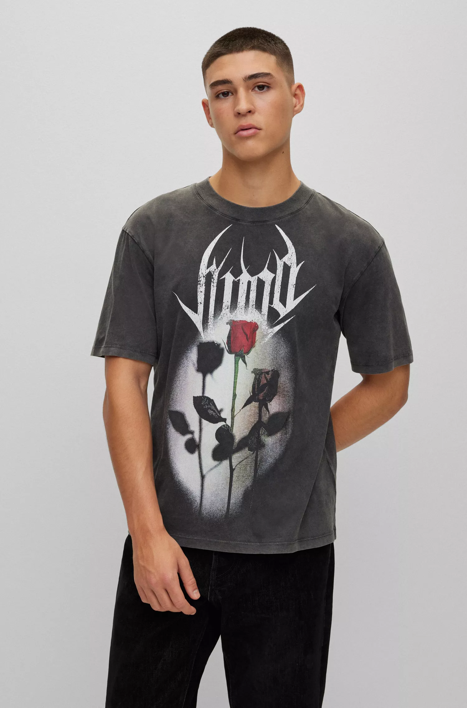 Camiseta HUGO vermelha de modelagem relaxada em algodão com estampa inspirada na banda.