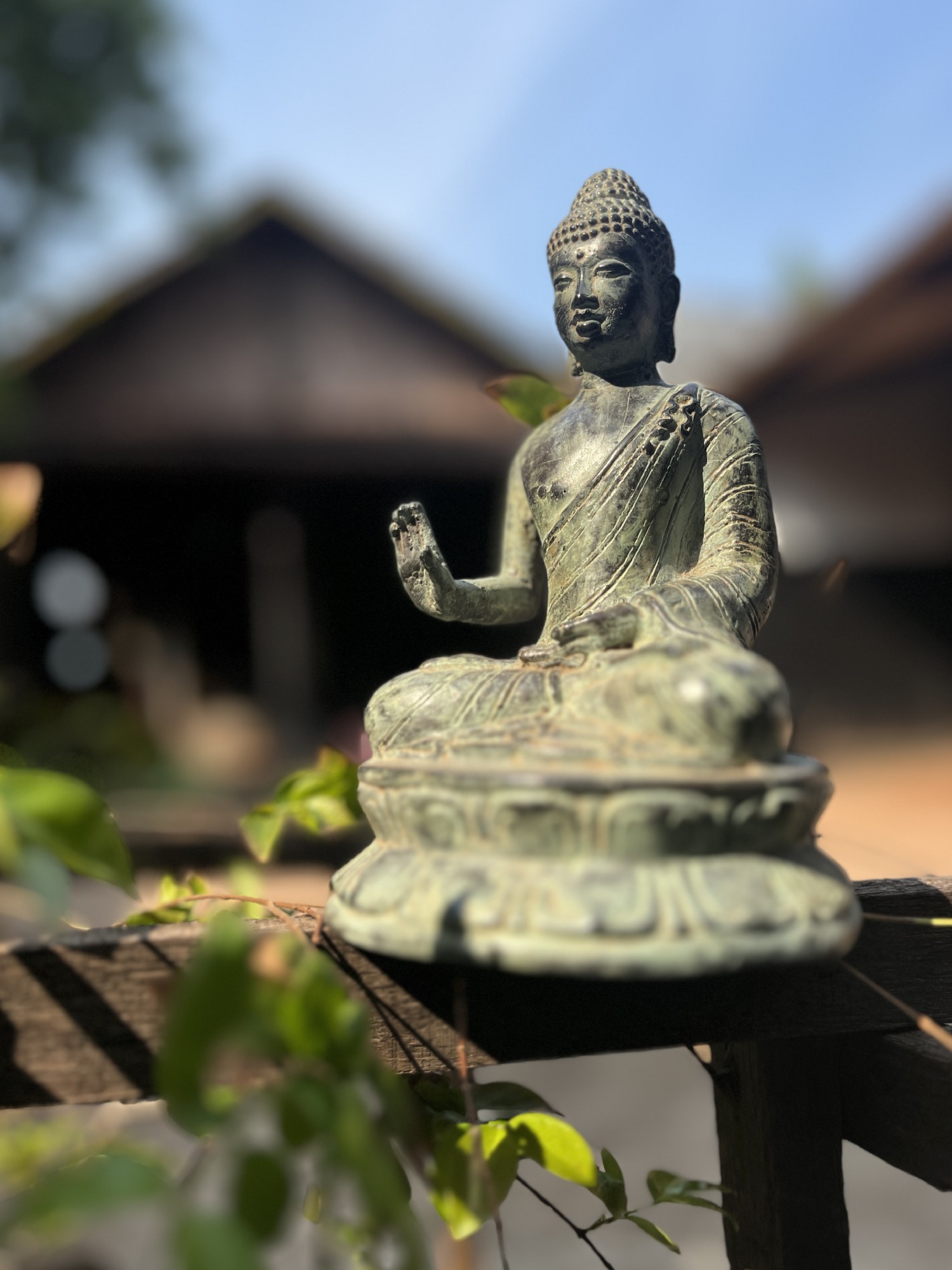 Bronze-Skulptur 'Buddha sitzend', H 18 cm, B 11 cm, T 10 cm von fischer's lagerhaus